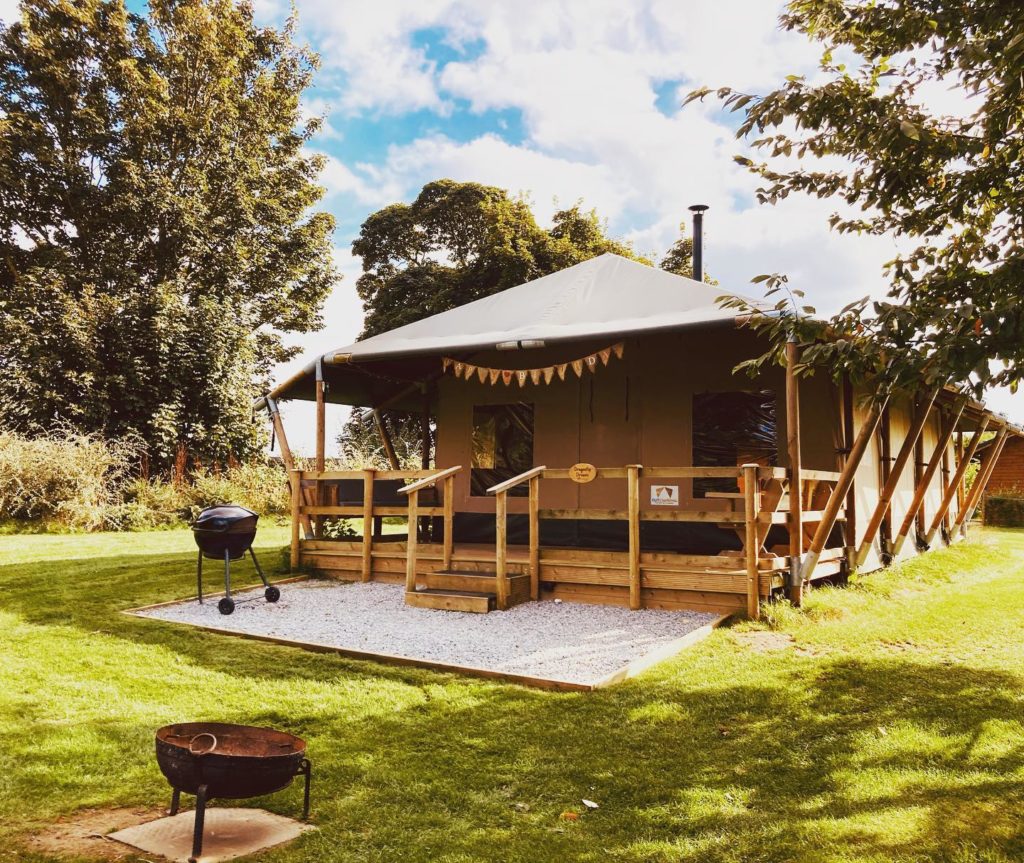 safari tents yorkshire - kingfisher lakes